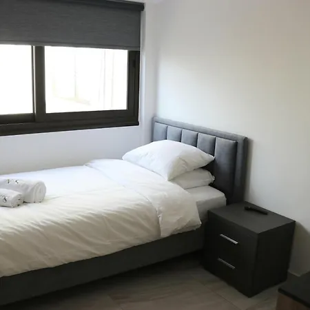 Veranda 8 Three Bedrooms Big Sun Terrace & Jacuzzi * Limassol